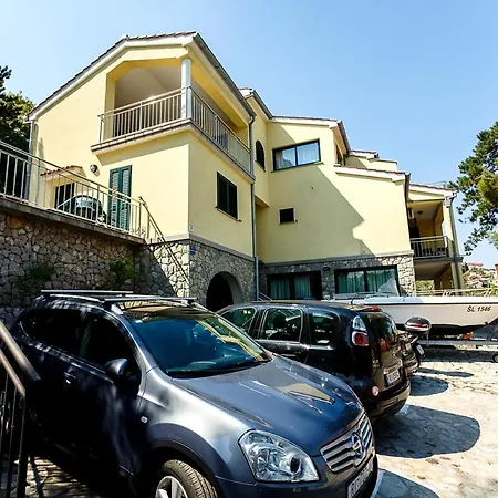 Apartment Maestral Vrbnik (Primorje-Gorski Kotar)